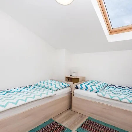 Stunning In With 3 Bedrooms And Wifi Holiday home Jurdani