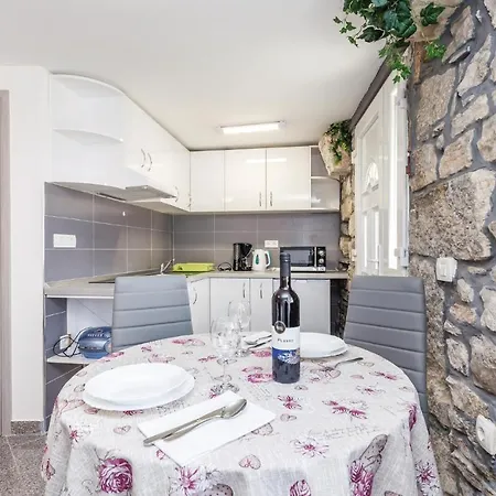 Holiday home Stunning In With 3 Bedrooms And Wifi Jurdani