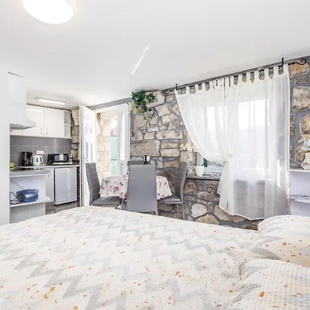 Stunning In With 3 Bedrooms And Wifi Holiday home