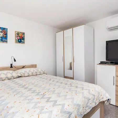 Stunning In With 3 Bedrooms And Wifi